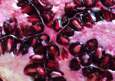 Collecting pomegranate seeds smartly