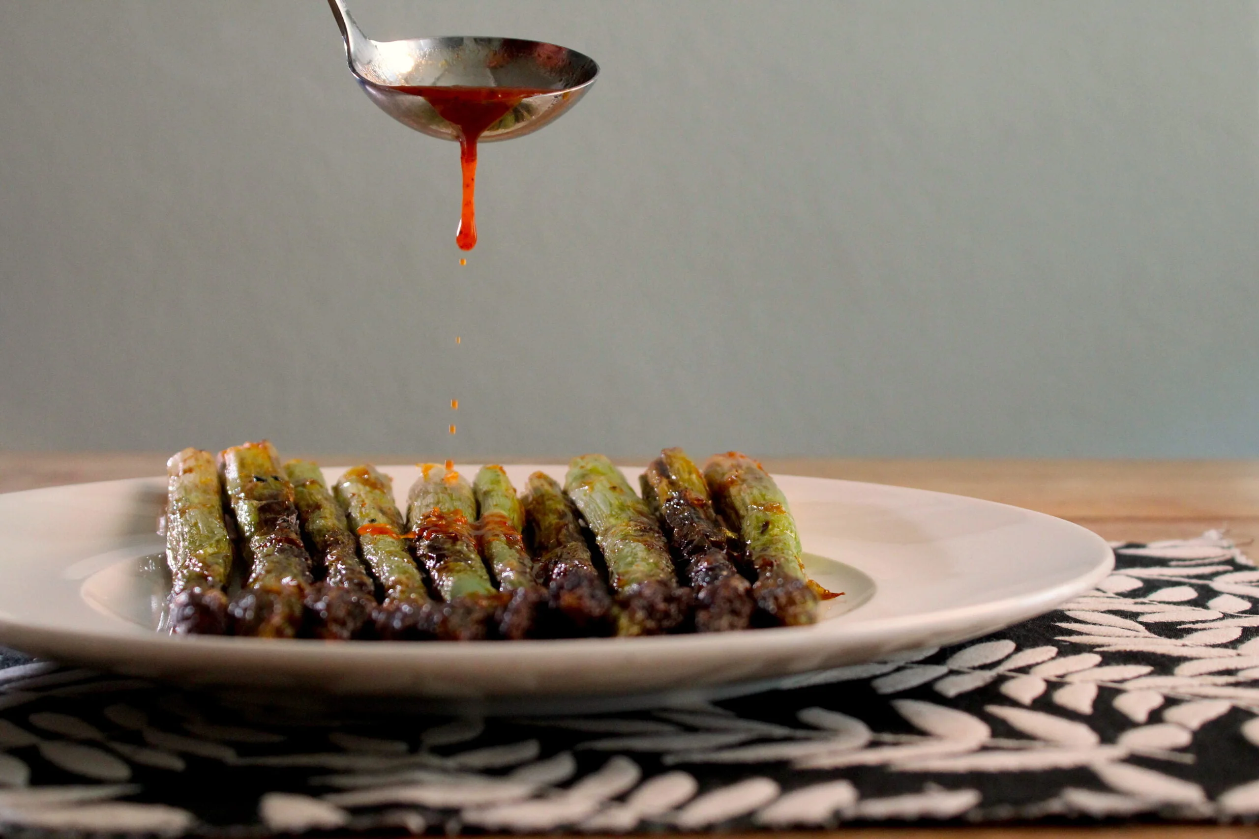 Groene asperges met Arabische twist