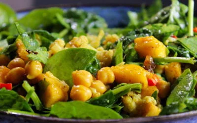 Mango spinach curry salad