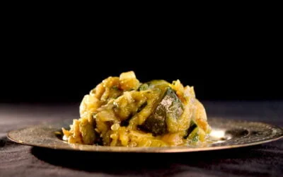 Courgette, uien, knoflook en munt
