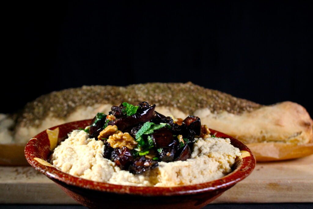 Aubergine walnoot topping voor op hummus alaDamaris
