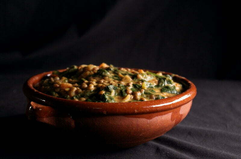 Smooth lentils, spinach, tomato in mustard sauce