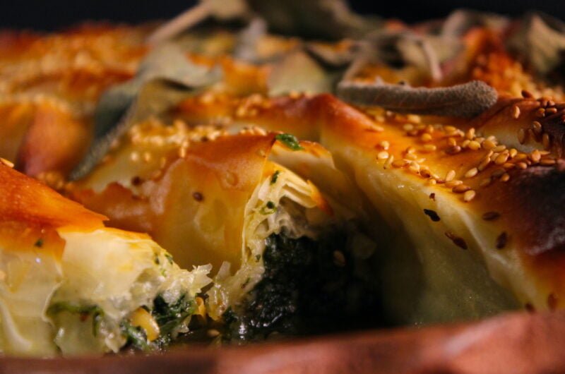 Börek with spinach and pine nuts