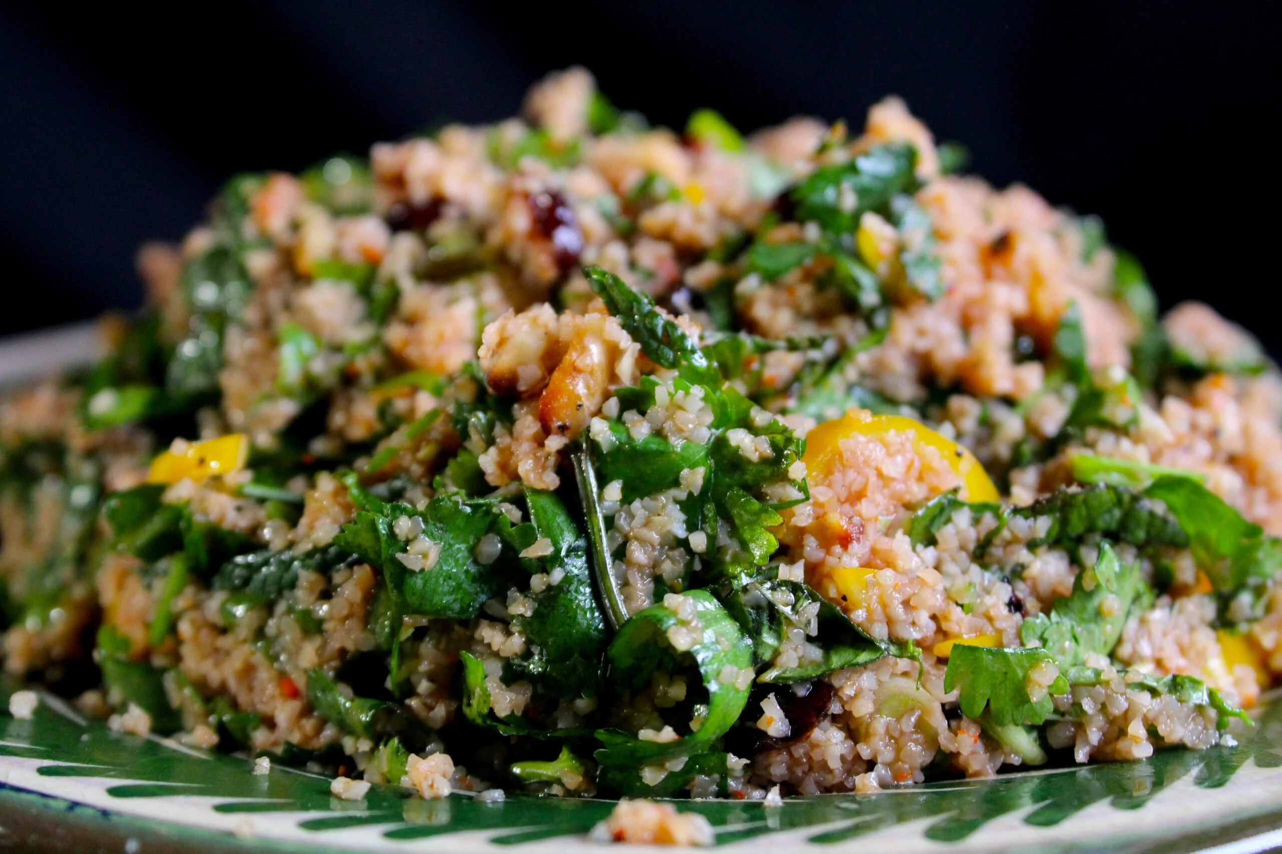 Tabouleh with cranberries en walnuts.