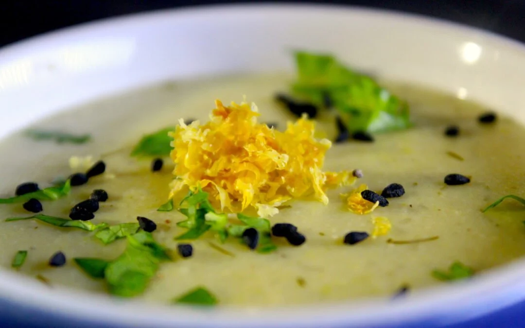 Warm yogurt broad bean soup with lemon