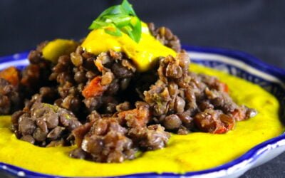 Lentils with dates in a very spicy yellow cream