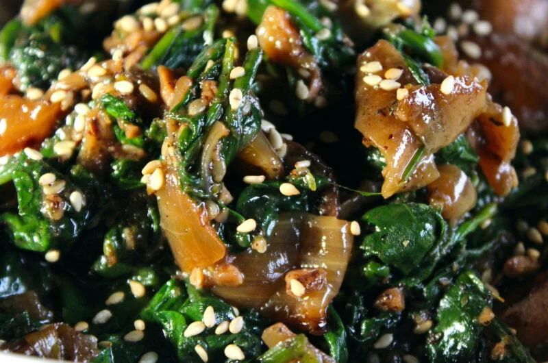 Spinazie met za'atar kastanjechampignons