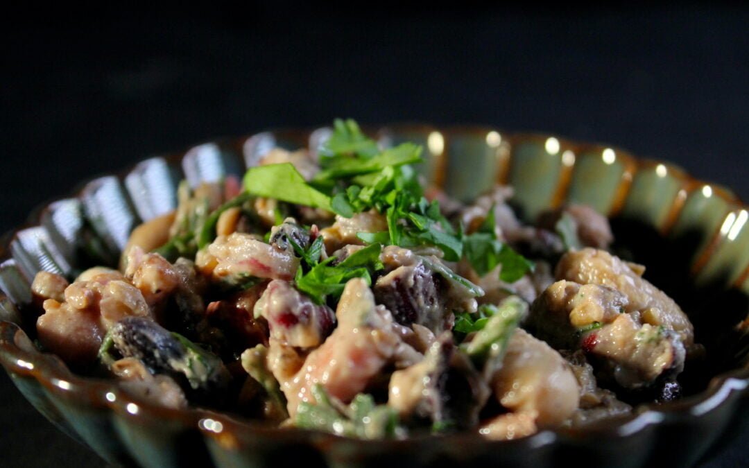 Bean-tomato salad in tahini dressing