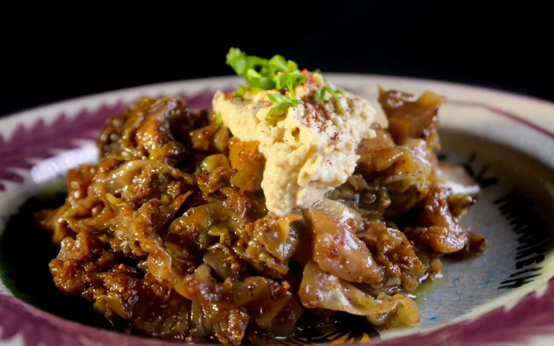 Spitskool met gedroogde vijg en hummus