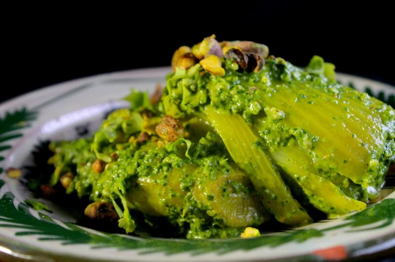 Fennel in spinach-cashew sauce and fresh coriander