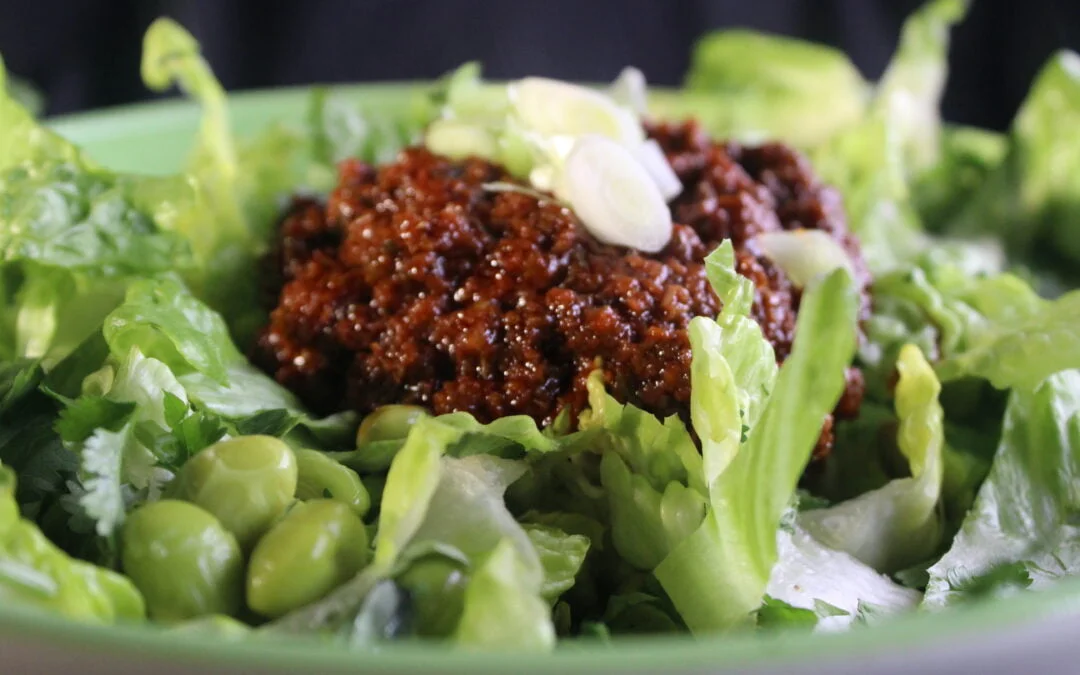 Salad with unforgettable dressing of sun-dried tomatoes