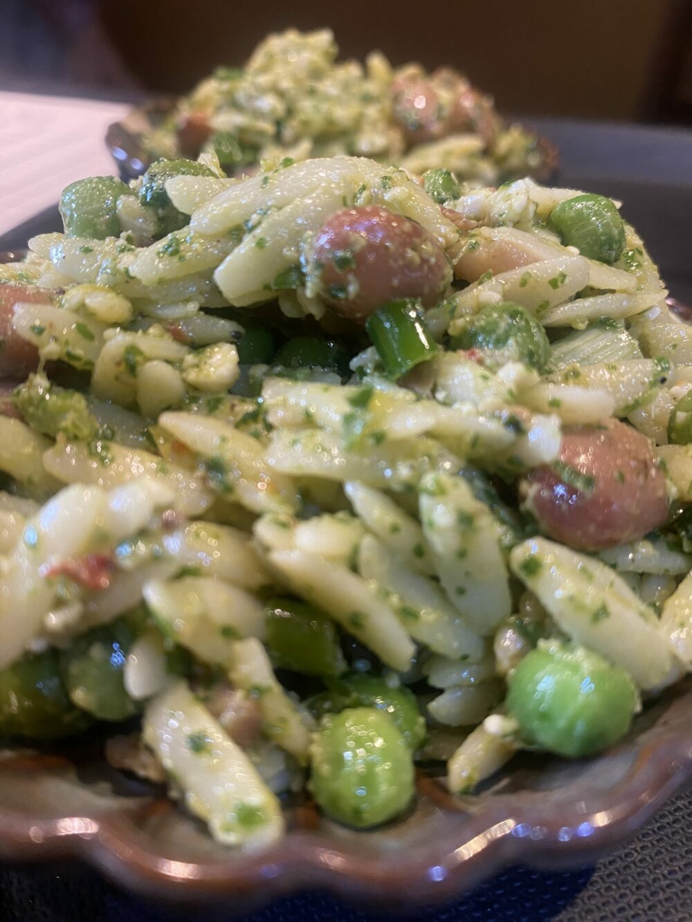 Orzo salade met borlottibonen, doperwten en rucolapesto - a-la-Damaris