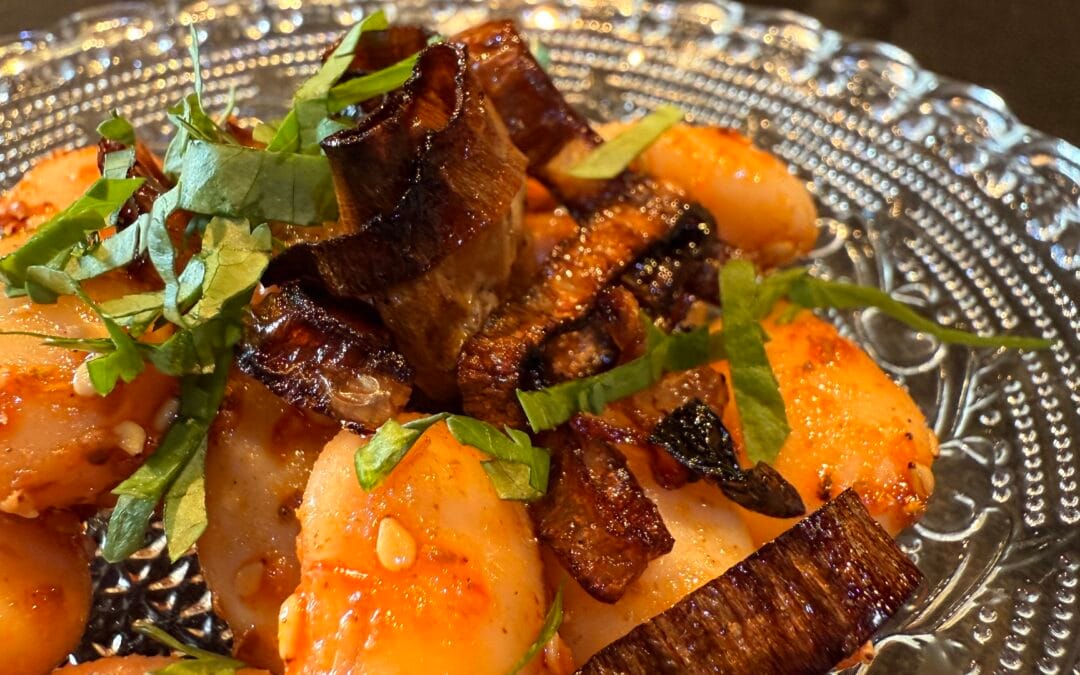 Lekkerste limabonen in crispy oil met ingelegde dadel