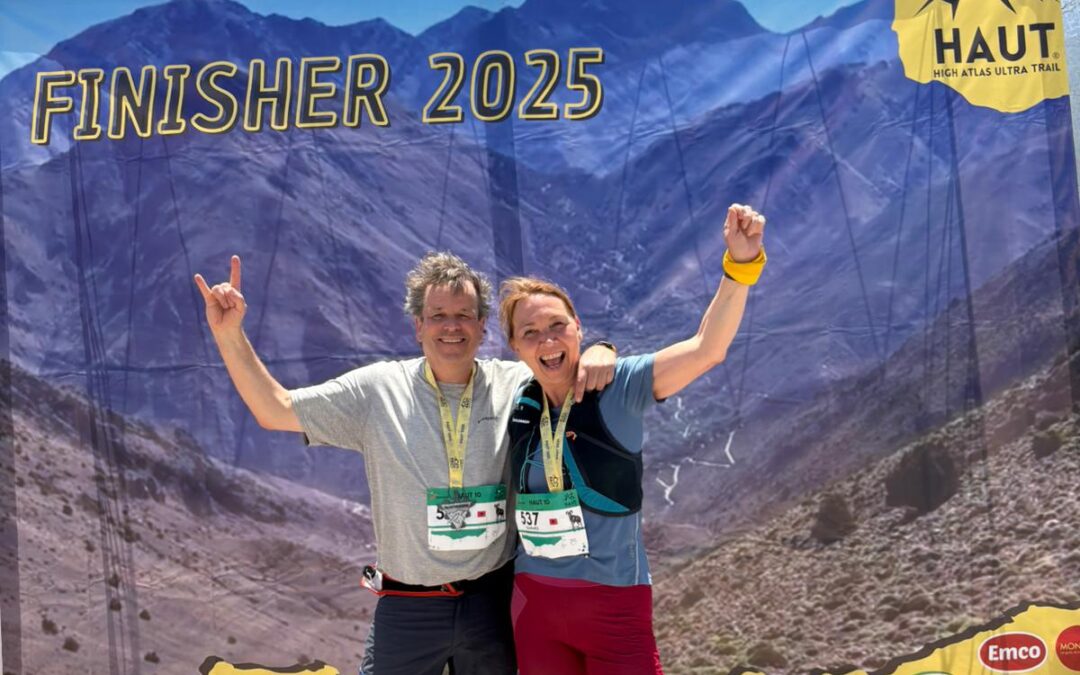 Rennen in de bergen van Marokko voor een geweldige toekomst voor de meiden in de sloppen van Nairobi