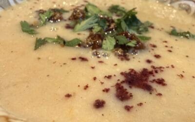 Fresh, creamy chickpea soup with croutons